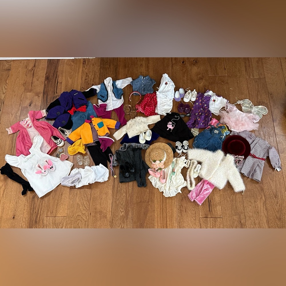 Huge Lot 1990s Pleasant Company 
American Girl Doll Outfits & Accessories